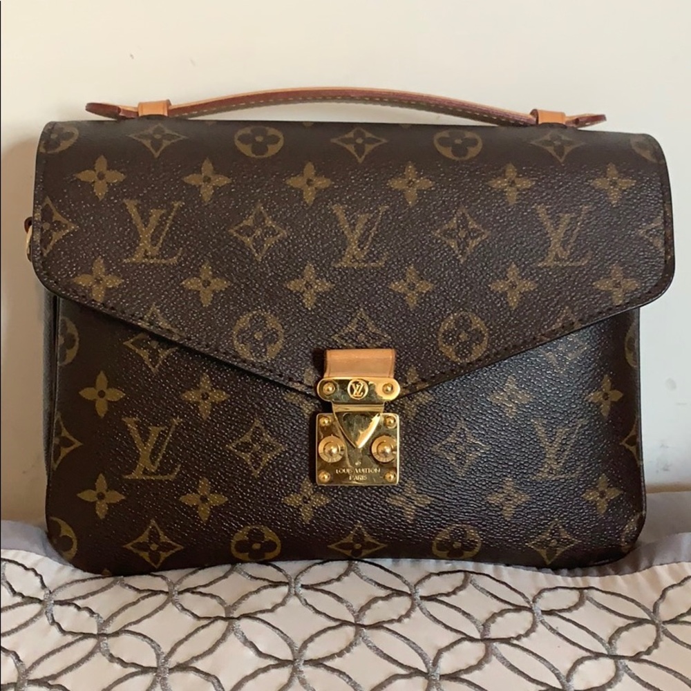 Louis Vuitton Pochette Métis